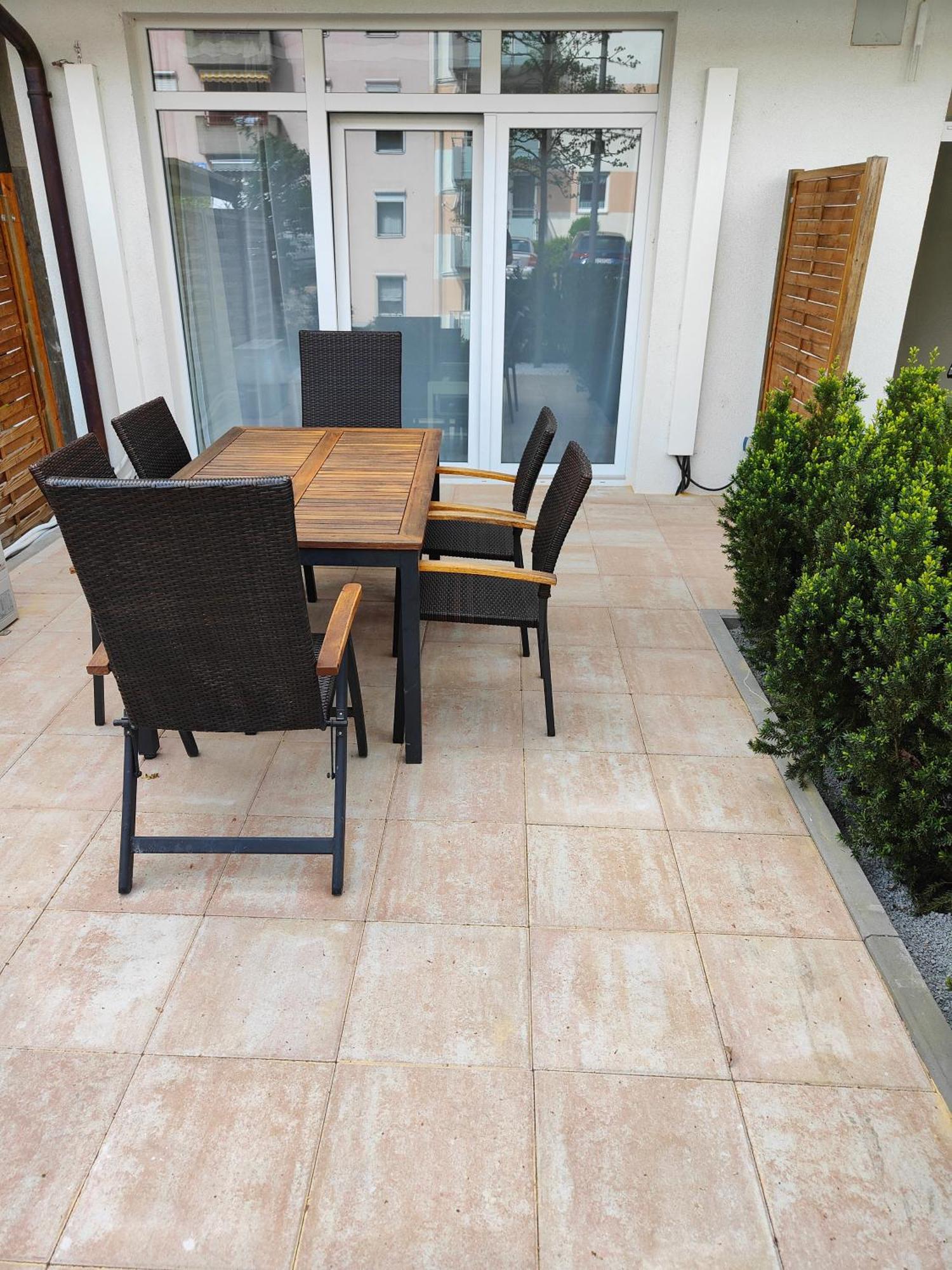 Eleonoras Ferienwohnung In Wuerzburg Stadt Mit Terrasse Im Erdgeschoss Inklusive Eigenen Parkplaetzen Vor Der Tuer Ngoại thất bức ảnh